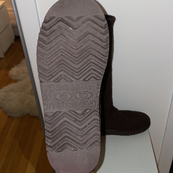 UGG Women's Classic Cardy Brown Boots - Picture 4 of 8